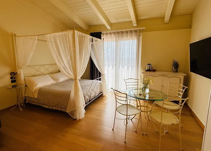 Bed & Breakfast Terra Di Vento Montecorvino Pugliano